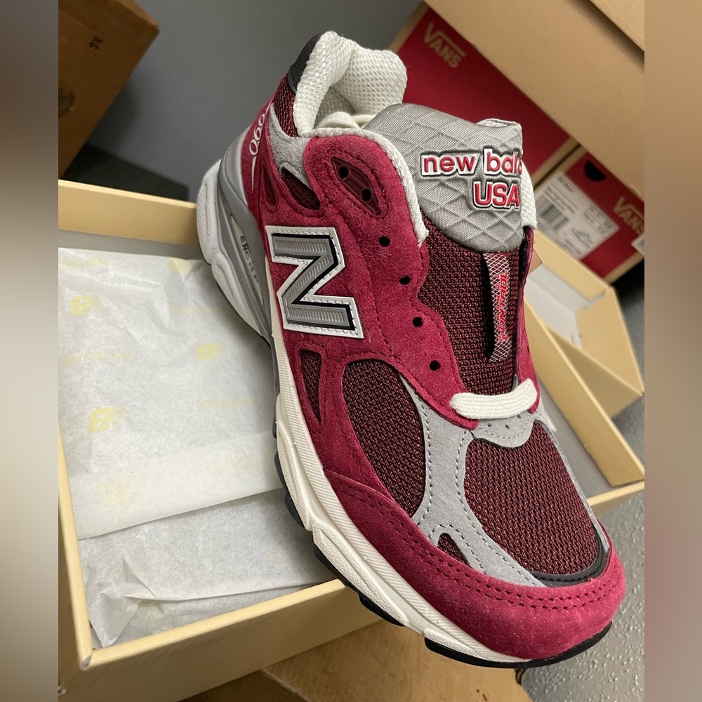 New Balance 990